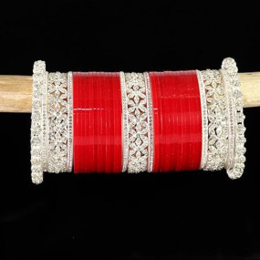 LAVAZZA Premium Silver Plated Metal with Zircon Diamond Stone & Acrylic Bangles Chuda Set For Bridal Women & Girls | Designer Punjabi Dulhan Chuda Set For Wedding, Party, Occasion Wear- Set of 70