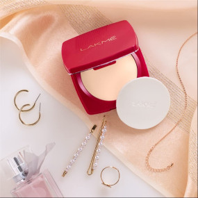 LAKMÉ Nourishing,Smoothening Face It Matte Compact For Normal Skin, Coral, 9 G, Multicolor