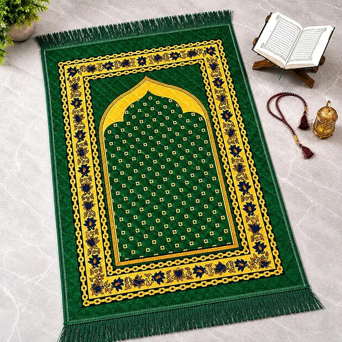 Premium Velvet- 2 x 4 Feet Large Prayer Mat (Musalla) with Traditional Floral Pattern, Lightweight & Foldable Padded Namaz Mat for Daily Prayer and Ramadan Gifting (Green)